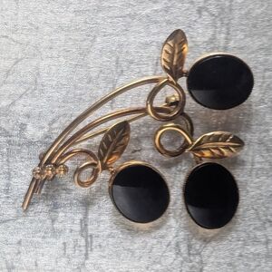 🖤 Amco Brooch 12kt Gf Goldfilled Onyx Minimalist Brooch Contemporary Design